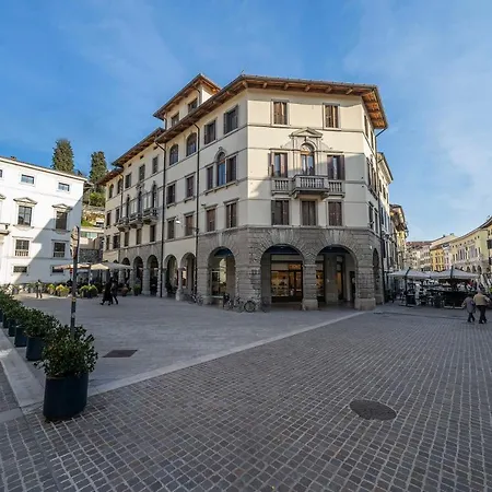 Mercatovecchio Ivy House Удине